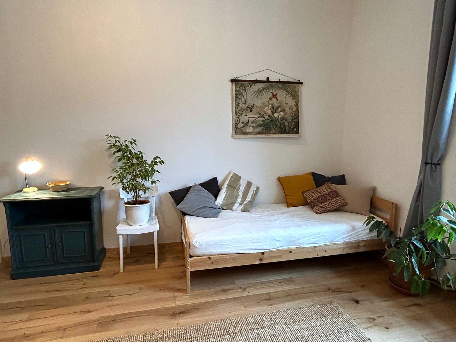 Tagesbett im Wohnzimmer der Suite